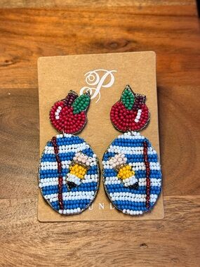 Plunder Apple-of-my-eye Earrings FOR TEACHERS